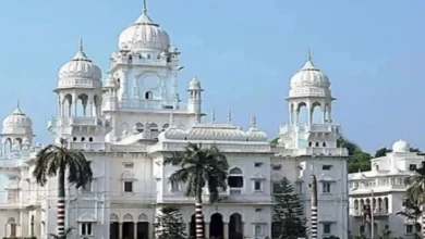 Photo of KGMU में कुलपति आवास से चंदन का पेड़ चोरी, जांच में जुटी पुलिस