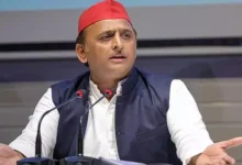 Photo of अखिलेश यादव के आजमगढ़ गृह प्रवेश से पहले ब्राह्मण समाज का विरोध, काले झंडों के साथ जताई नाराज़गी