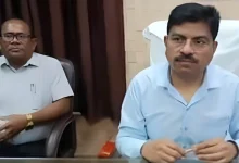 Photo of कानपुर CMO विवाद में नया मोड़: दोनों हटे, कुर्सी खाली!