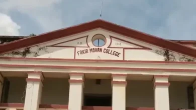 Photo of बालासोर आत्महत्या मामला: छात्रा को आत्महत्या के लिए उकसाने के आरोप में दो छात्र गिरफ़्तार