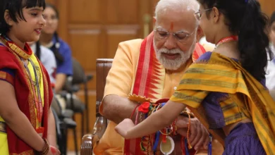 Photo of “रक्षाबंधन पर पीएम मोदी ने बंधवाई राखी, छात्राओं और साध्वियों संग मनाया पर्व”
