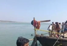 Photo of बहराइच में गेरुआ नदी हादसा: नाव पलटी, 8 लोग लापता, रेस्क्यू ऑपरेशन जारी