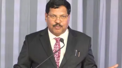 Photo of सुप्रीम कोर्ट में वकील ने CJI बीआर गवई पर फेंका जूता, कांग्रेस सांसद इमरान मसूद बोले