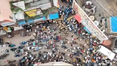 Photo of वाराणसी: दालमंडी बाजार में चौड़ीकरण अभियान शुरू, प्रशासन ने पहली दुकान ध्वस्त की