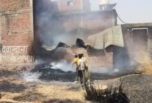 Photo of गोरखपुर: फास्ट फूड की दुकान में आग, सिलिंडर फटने से भोर में मची सनसनी