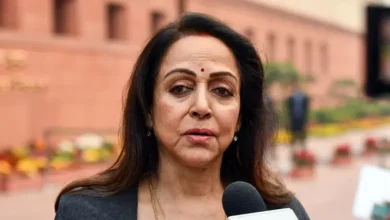 Photo of धर्मेंद्र की स्वास्थ्य खबरों पर हेमा मालिनी का नाराज़गी भरा बयान, मीडिया से प्राइवेसी का सम्मान करने की अपील