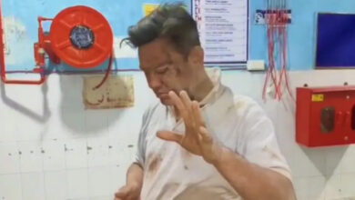 Photo of भदोही: हेड कांस्टेबल धीरज यादव को प्रेमिका से मिलने पर गांव वालों ने पीटा, निलंबित