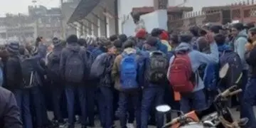 Photo of नेपाल के बीरगंज में मस्जिद तोड़फोड़ के बाद हिंसक झड़प, कर्फ्यू लगाया