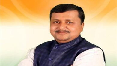 Photo of “टोपी से नहीं, ‘ढोंग’ से दिक्कत”: बीजेपी अध्यक्ष का अखिलेश पर हमला, यूपी में जीत की हैट्रिक का दावा