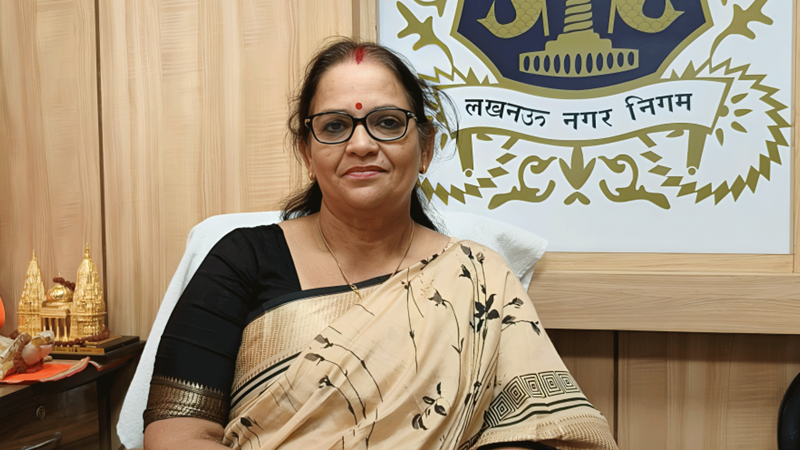 Photo of लखनऊ में राजनीतिक तनाव बढ़ा, सुषमा खर्कवाल का बयान चर्चा में