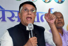 Photo of असम में सियासी घमासान: पवन खेड़ा के घर पहुंची पुलिस