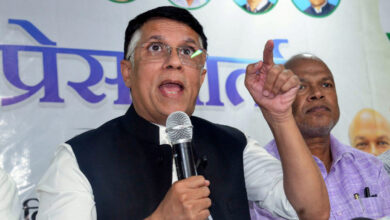 Photo of असम में सियासी घमासान: पवन खेड़ा के घर पहुंची पुलिस