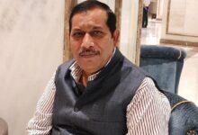 Photo of विधायक श्याम प्रकाश का बयान वायरल, “पत्थरों की पूजा छोड़ मोदी-योगी को भगवान मानें”