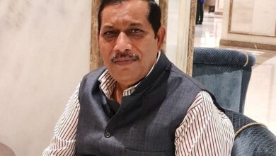 Photo of विधायक श्याम प्रकाश का बयान वायरल, “पत्थरों की पूजा छोड़ मोदी-योगी को भगवान मानें”