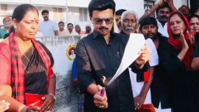 Photo of एमके स्टालिन ने जलाई बिल की प्रति, काला झंडा फहराकर शुरू किया आंदोलन