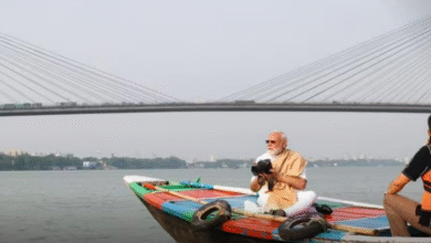 Photo of बंगाल दौरे पर पीएम मोदी: हुगली नदी किनारे बिताया समय, गंगा को बताया “बंगाल की आत्मा”