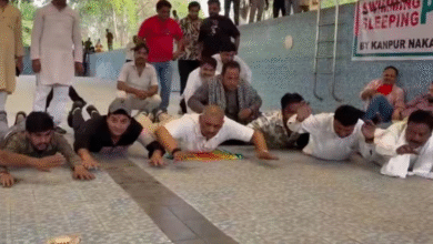 Photo of कानपुर में सूखे स्विमिंग पूल पर सपा विधायक का अनोखा विरोध, नगर निगम की लापरवाही पर उठे सवाल