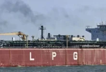 Photo of ईरान तनाव और होर्मुज स्ट्रेट संकट के बीच LPG सप्लाई में राहत, भारत में गैस की कीमतें?