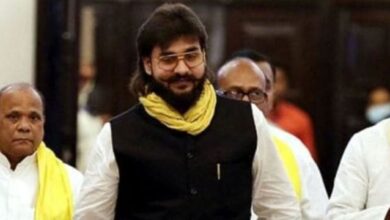 Photo of अब्बास अंसारी के सपा कार्यालय दौरे से मऊ की राजनीति में हलचल, 2027 चुनाव पर बढ़ी चर्चा